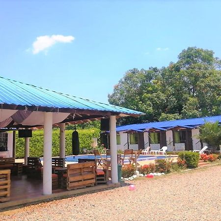Cabanas El Saman Villavicencio Apiay Eksteriør billede